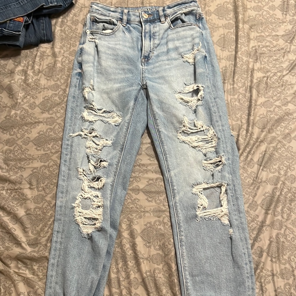 American eagle ripped jeans size 2